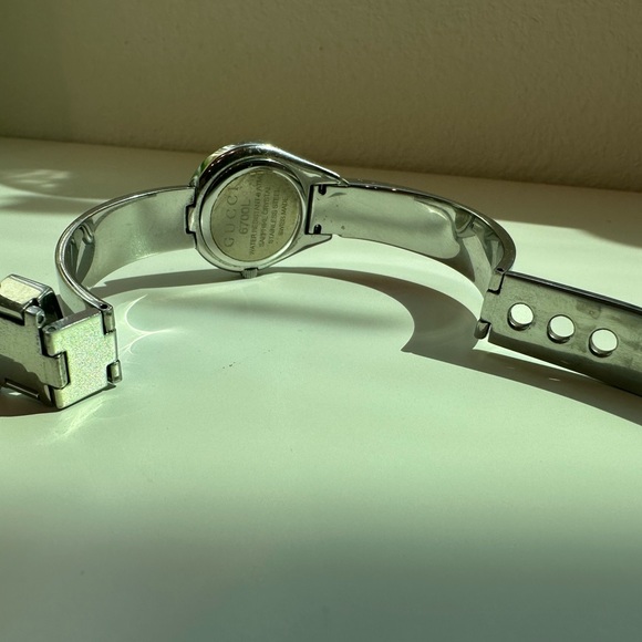 💎 Authentic Gucci Vintage 6700L 26mm Watch - Picture 12 of 13